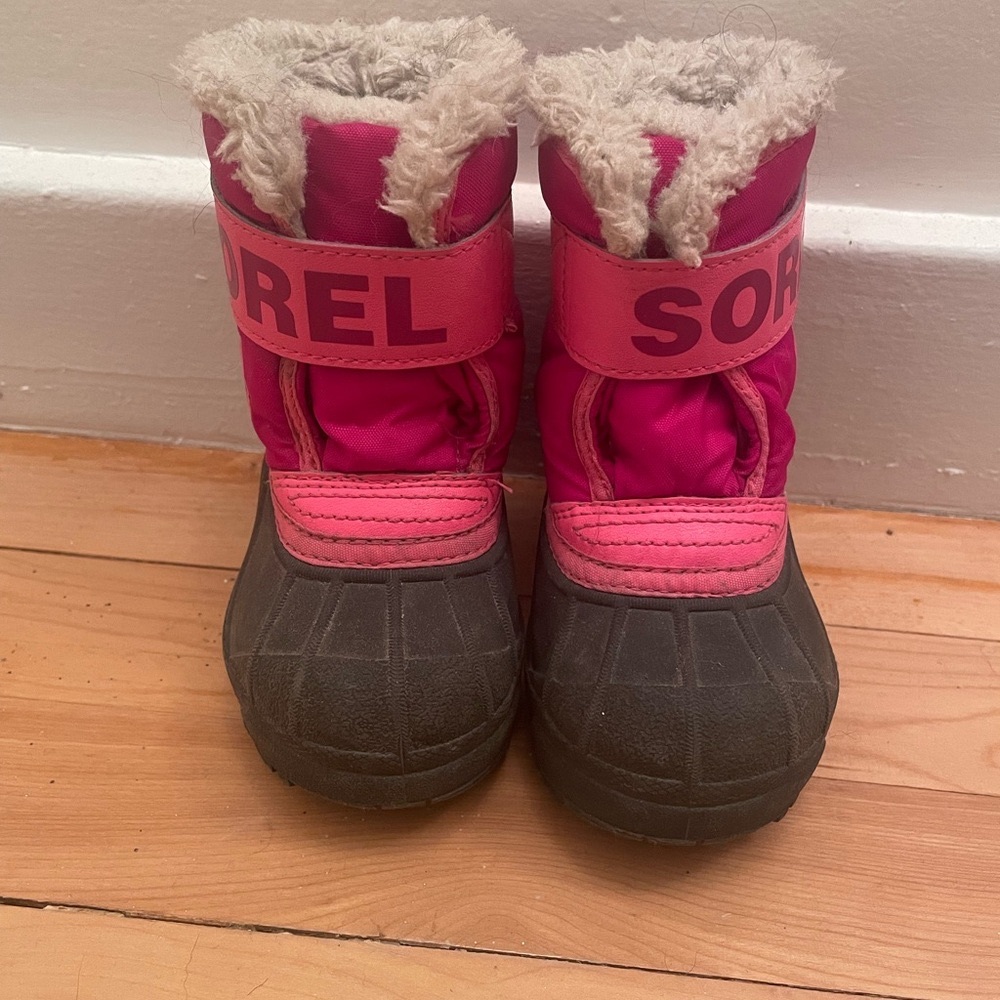 Sorel pink winter snow boots (toddler)